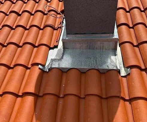 Toiture et zinguerie à Namur, couverture ardoise, tuiles, isolation sarking